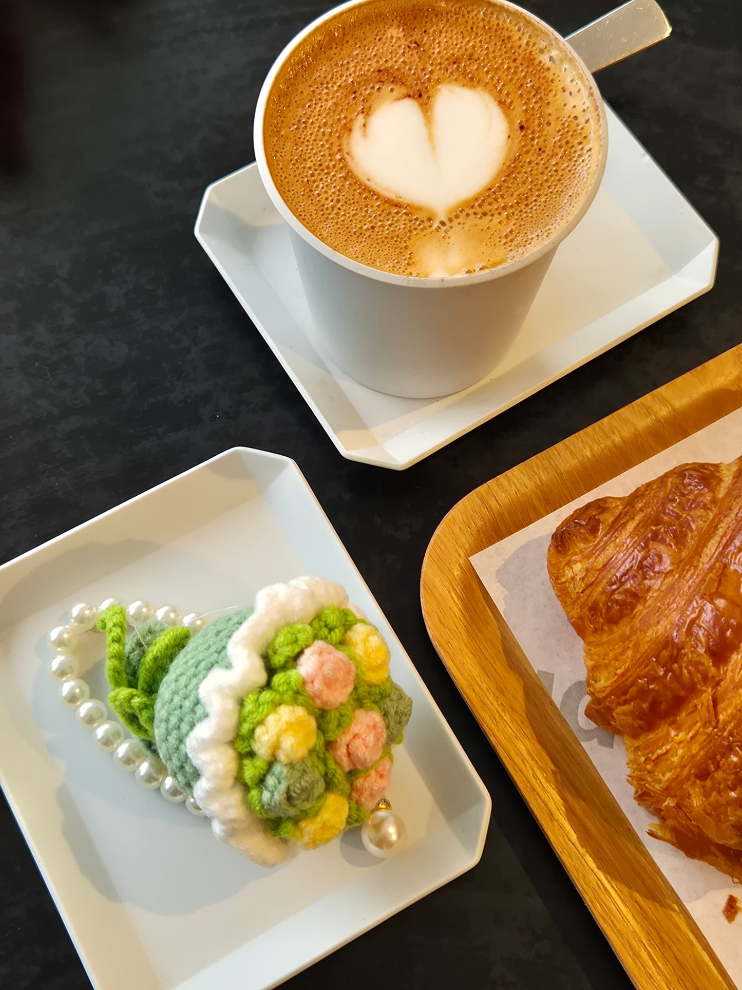 ✧ new ✧ Green Roses Mini Bouquet Keyring